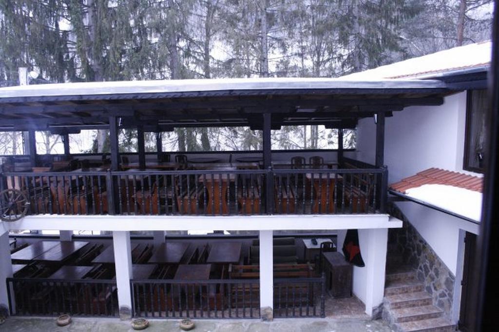 Family Hotel Ilinden Sjipkovo Exteriör bild