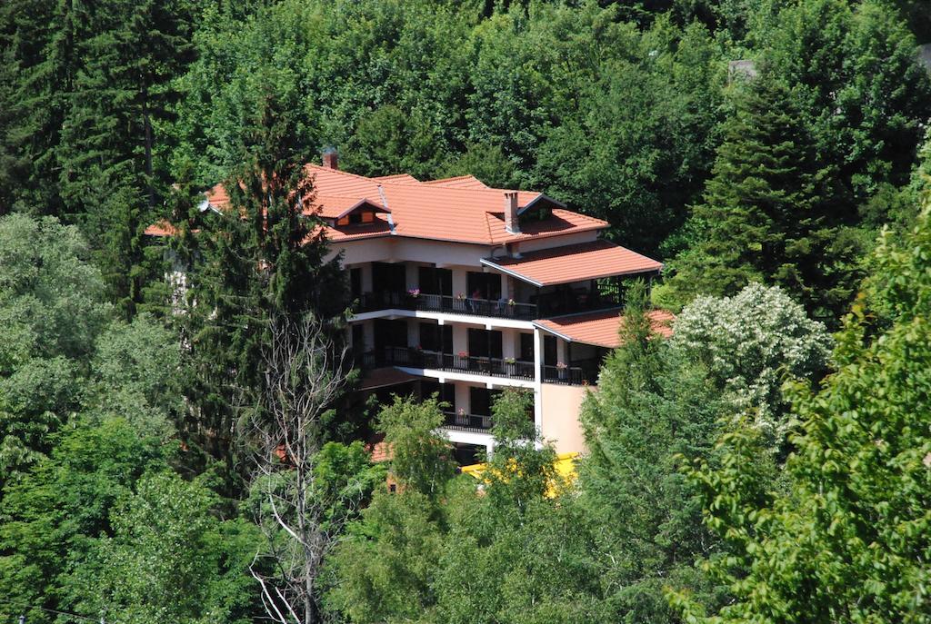 Family Hotel Ilinden Sjipkovo Exteriör bild